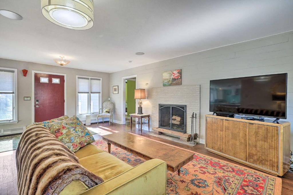 Vibrant Milford Home with Boat Dock and Patio! photo 1