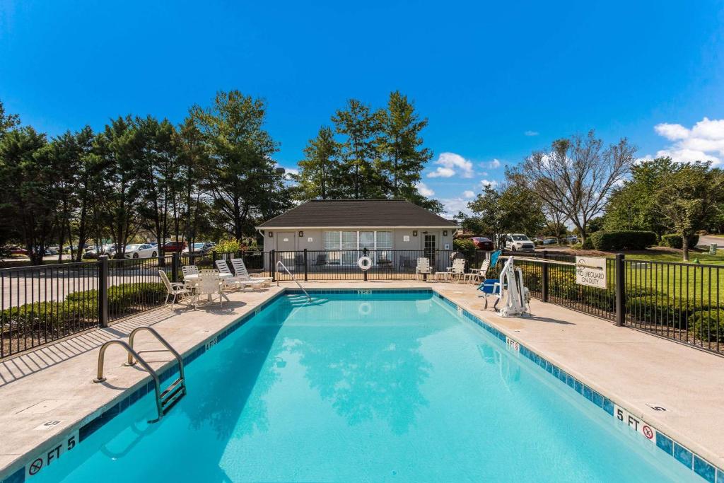 Quality Inn Gallatin - Nashville Metro image