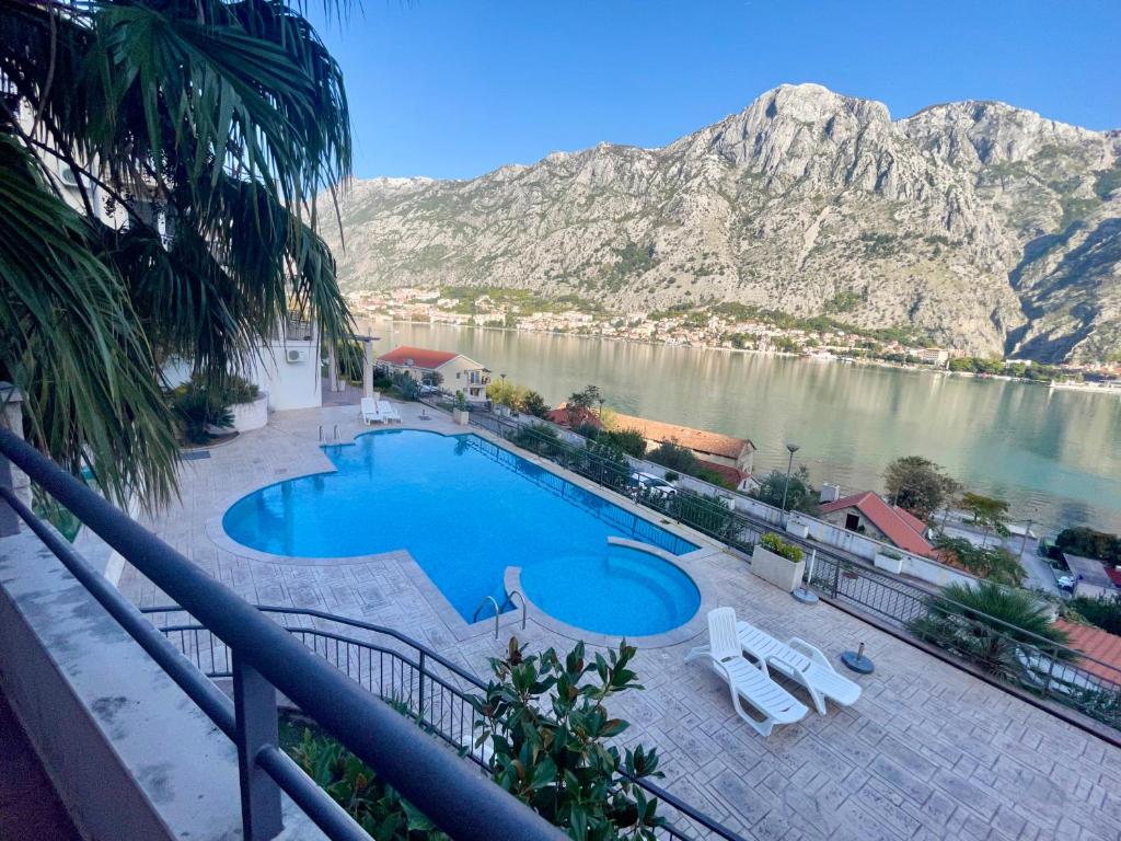 Stunning view to Kotor bay and Old town - C2 Vista photo 1