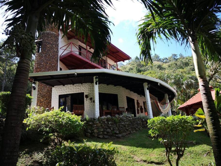 Casalta, Hermosa casa de arquitectura Rústica