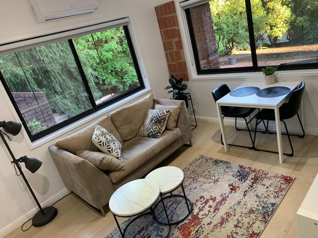 Adorable 1 bedroom private apartment photo 3
