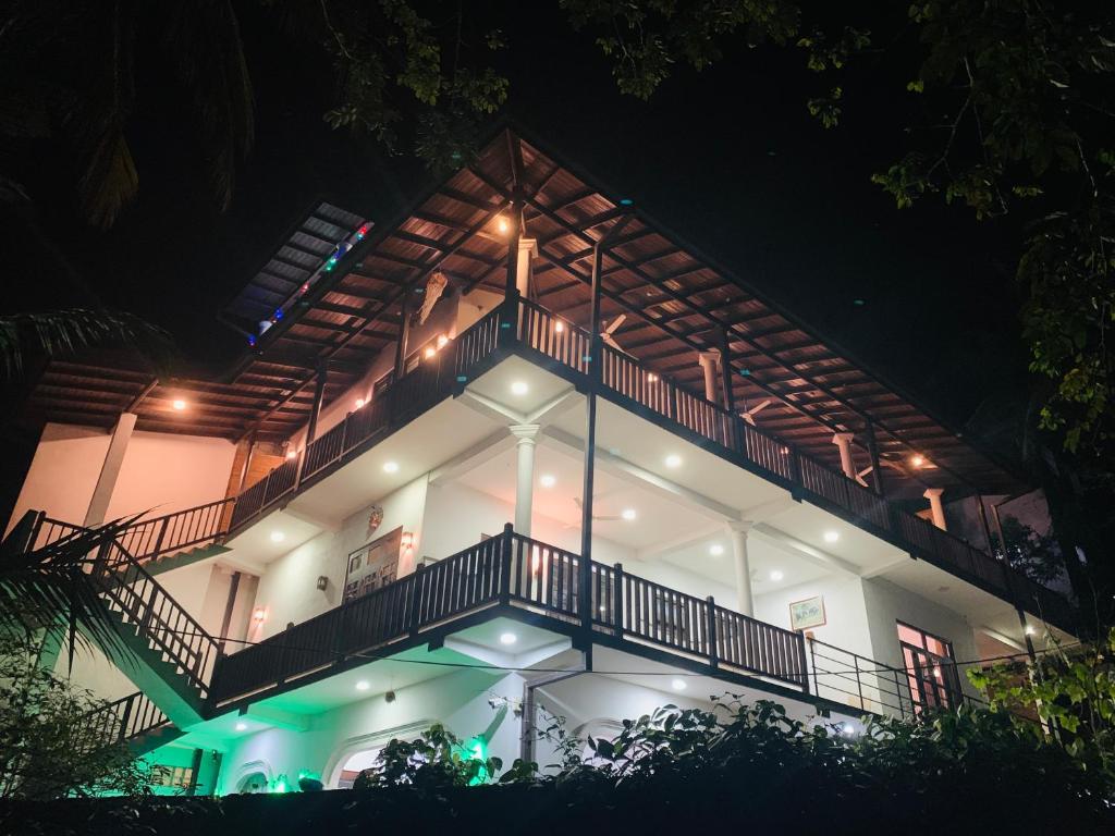 Hiru Resort Inn Unawatuna