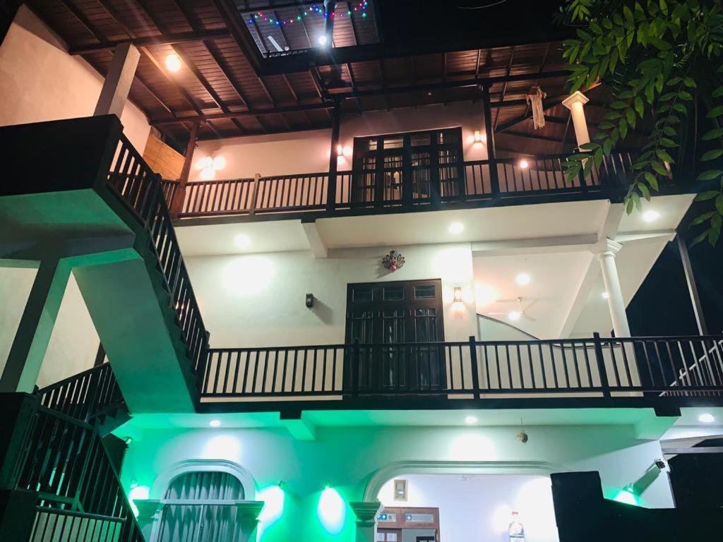 Hiru Resort Inn Unawatuna photo 2