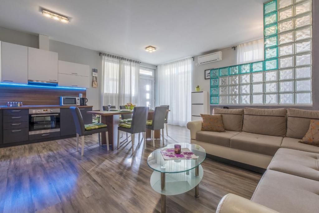 Apartman Vlatka - Novi Vinodolski photo 1
