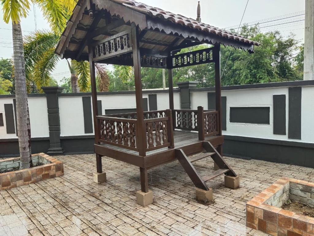 Homestay Kemaman Private Pool Fyna photo 4