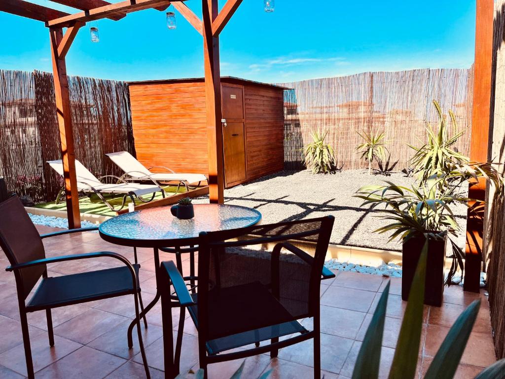 Stillvolle Villa mit Terrasse, Garten und Grill photo 3