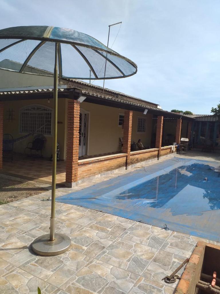CASA COM PISCINA BROTAS