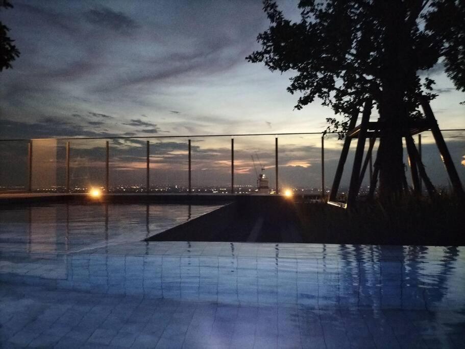 Two bedroom condo with rooftop pool photo 1