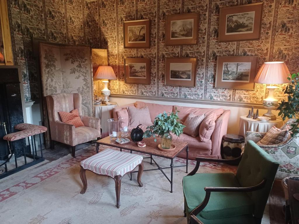 Summergrove House photo 2