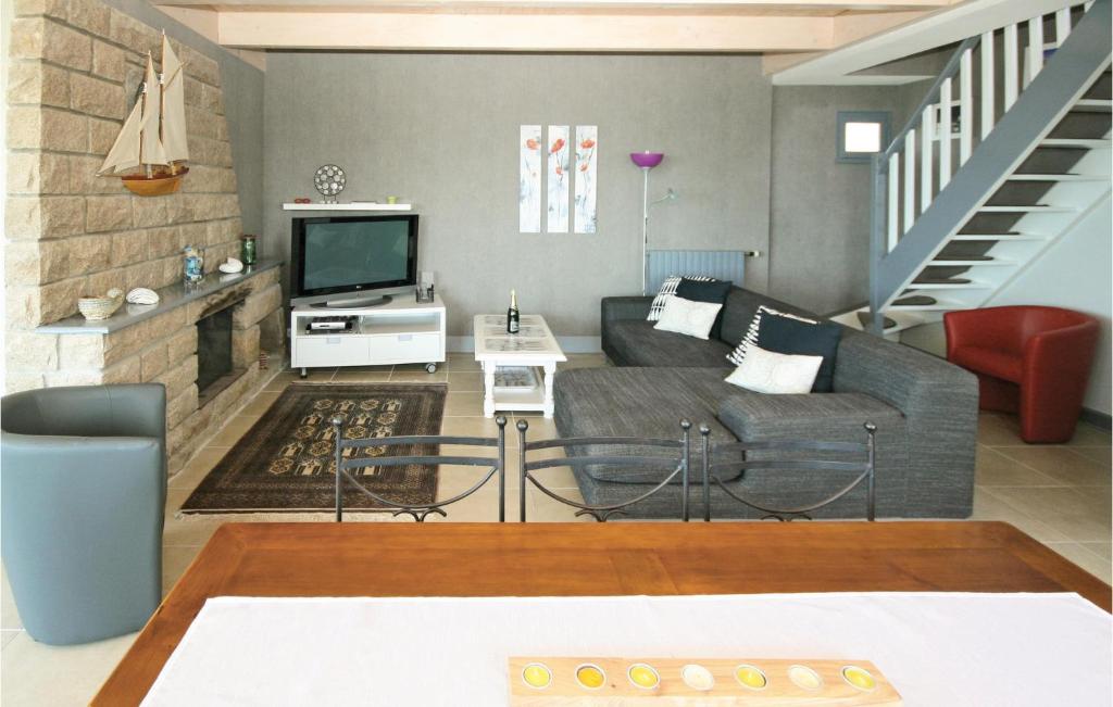 Awesome Home In Moelan Sur Mer With 4 Bedrooms, Wifi And Indoor Swimming Pool photo 2