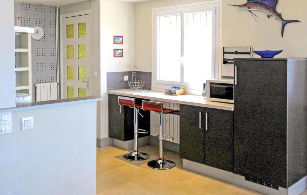Awesome Home In Moelan Sur Mer With 4 Bedrooms, Wifi And Indoor Swimming Pool photo 4