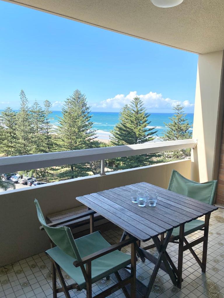 Oceania on Burleigh Beach - Tap to explore photos
