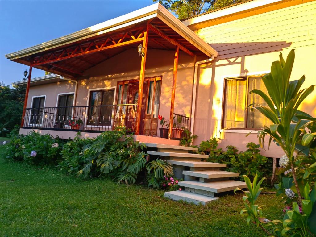 Monteverde House photo 3