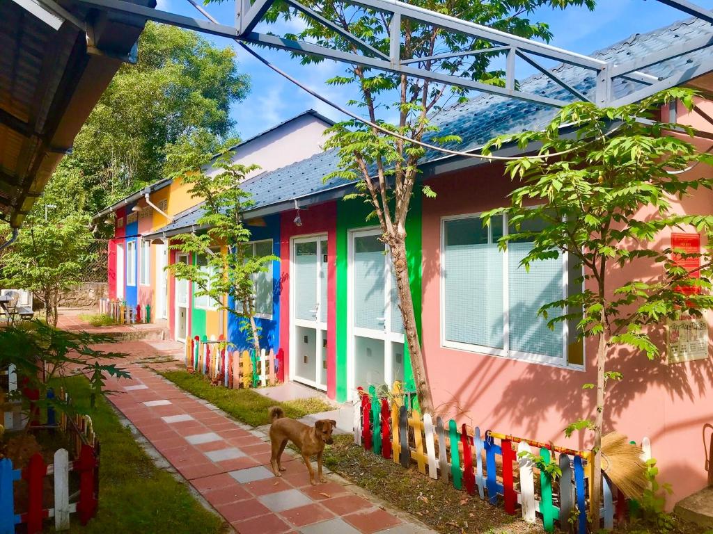 Colorful Homestay