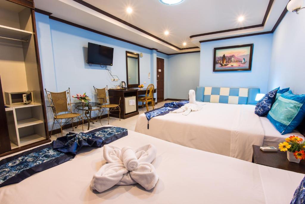 Семейный (Семейный номер Делюкс с балконом), Grand Orchid Inn