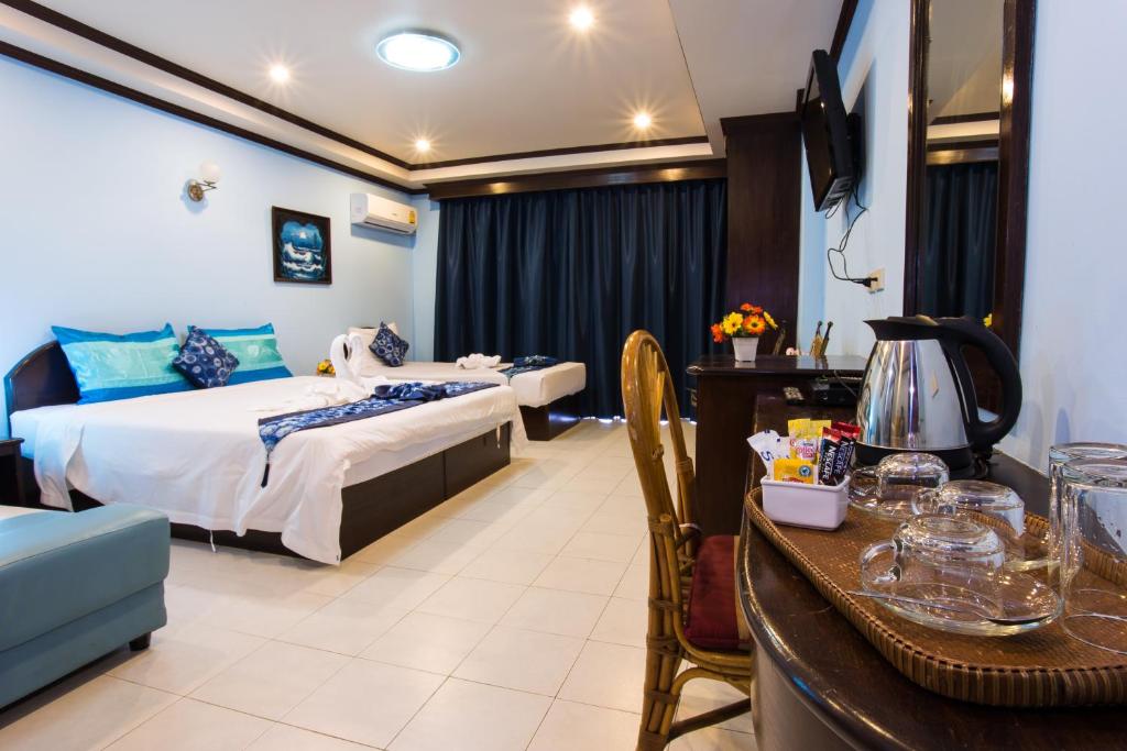 Семейный (Семейный номер Делюкс с балконом), Grand Orchid Inn