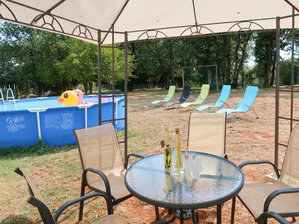Apartment Biletić - LBN374 by Interhome