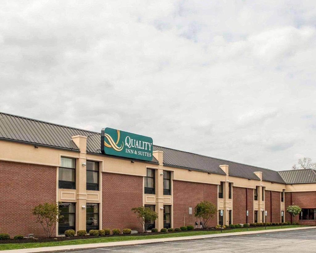 Quality Inn & Suites Greenfield I-70 image
