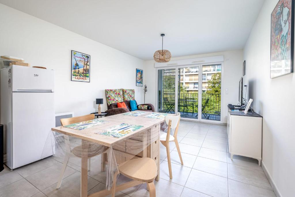 brand new air- conditioned flat with Terrace and Garage near the Beaches photo 4