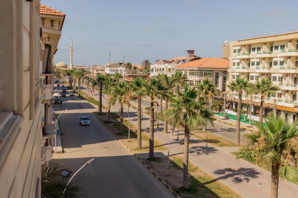 El Mina City photo 2
