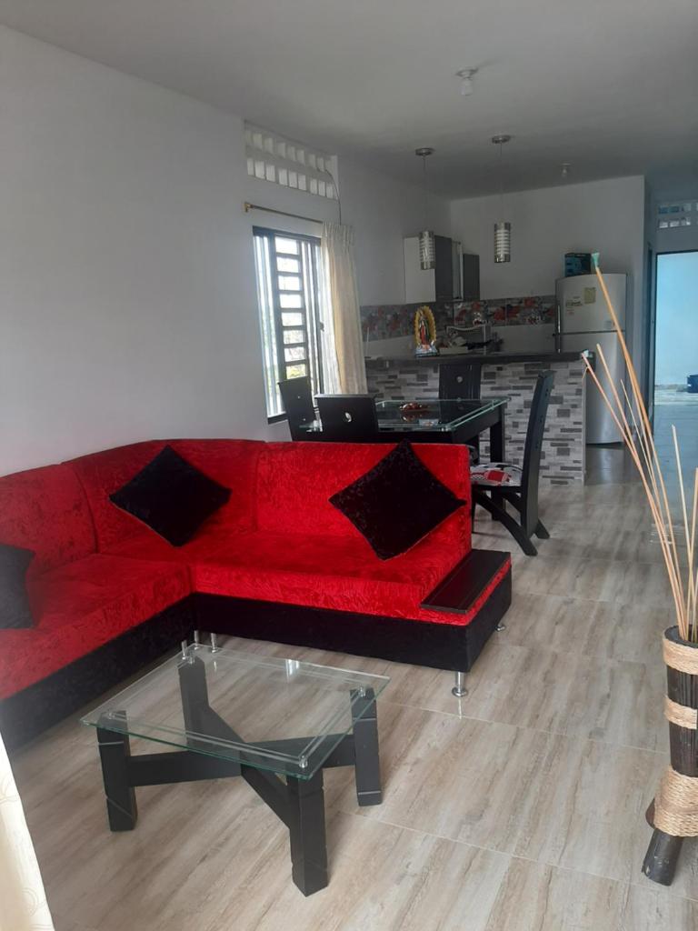 Agradable alojamiento con buena ubicación y parqueadero privado photo 2