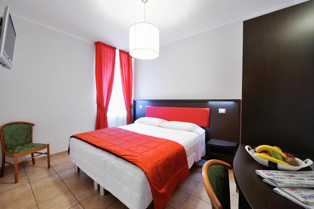 Albergo Al Corso - Tap to explore photos