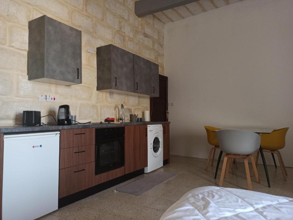 Beautiful Studio apartment in Qormi Malta photo 2