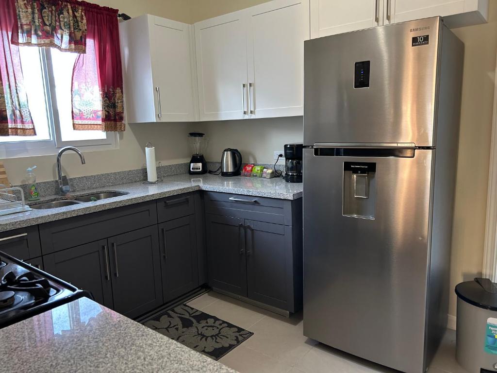 Seamist villa @Oceanpointe Lucea comfy 2BR w/pool gym & parking photo 4