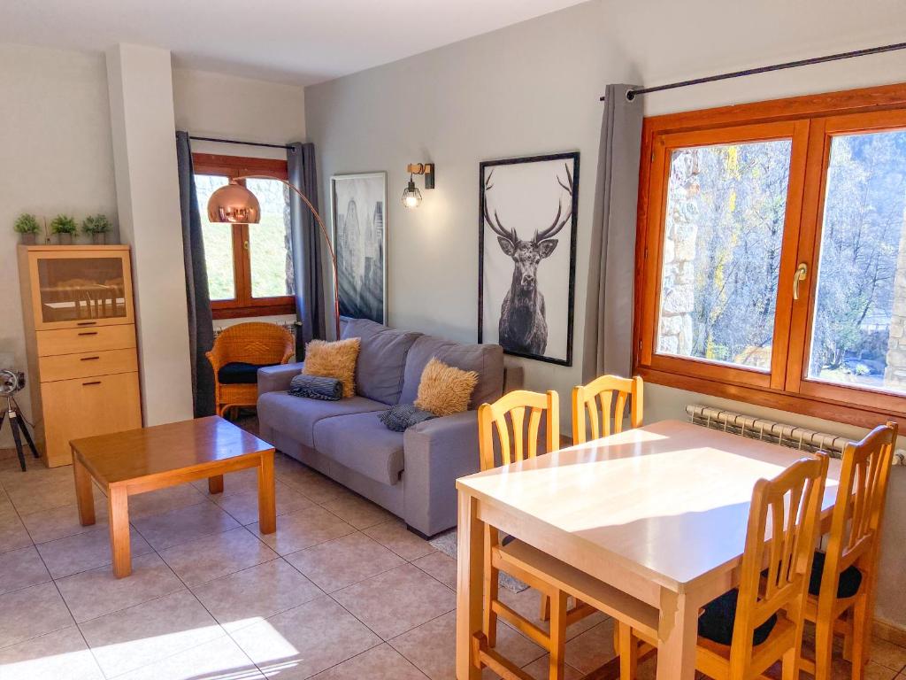 {
  "en-gb": "Disfruta De La Naturaleza - Vistas al Rio - Luz Natural - 6pax"
} photo 4