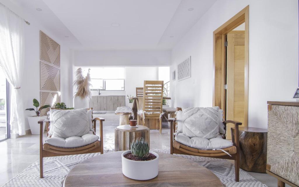New Beachfront Penthouse photo 2