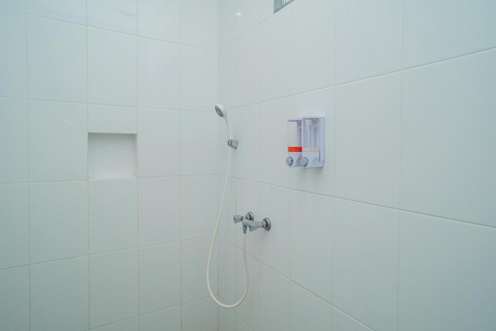 Urbanview Hotel Bubusini Batu by RedDoorz photo 3