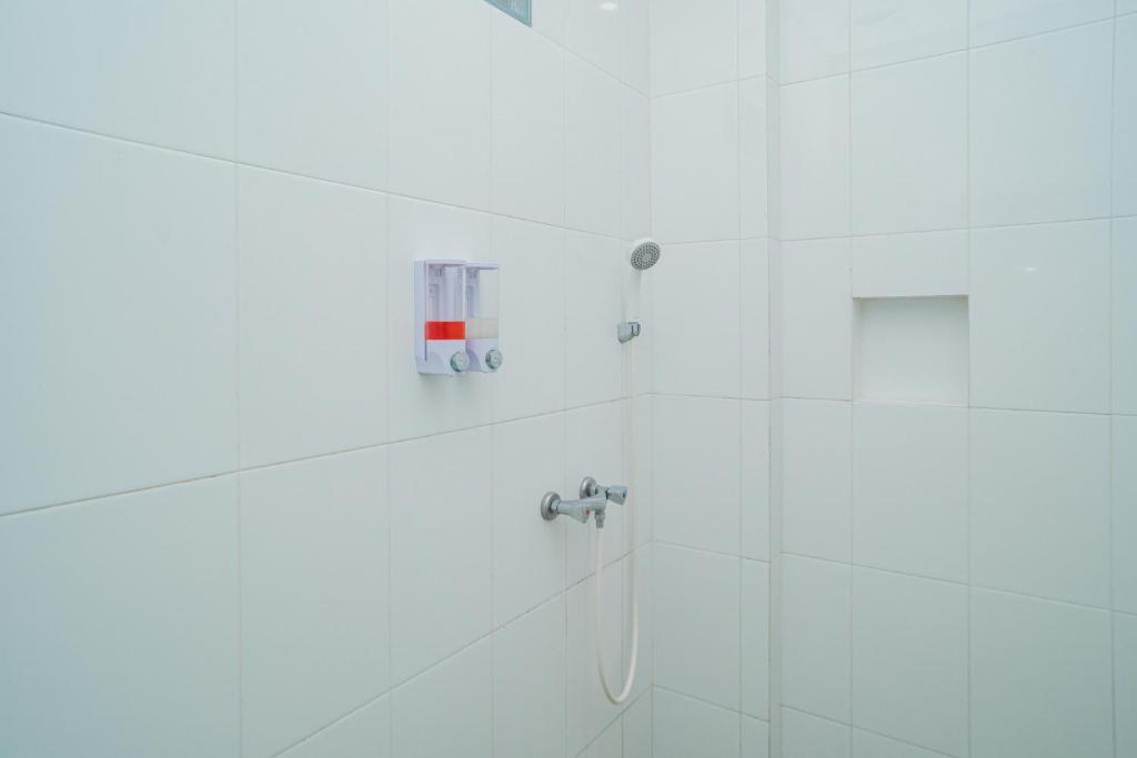 Urbanview Hotel Bubusini Batu by RedDoorz photo 4