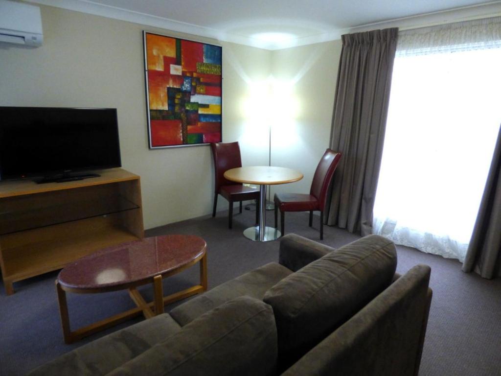 Winning Post Motor Inn photo 3