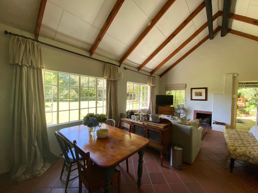Yellowwoods Farm - POOL COTTAGE (self-catering) photo 4