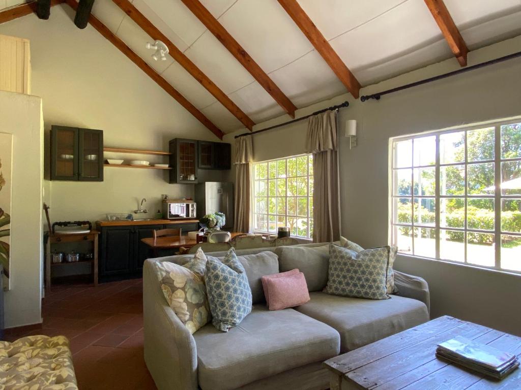 Yellowwoods Farm - POOL COTTAGE (self-catering) photo 2