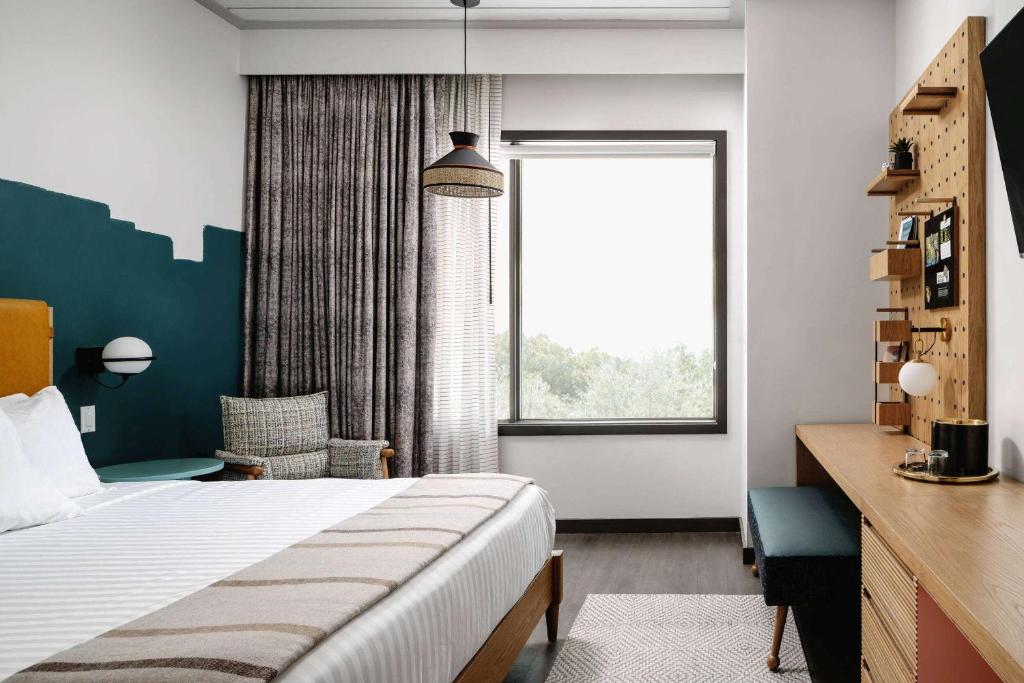 Origin Austin, a Wyndham Hotel photo 3