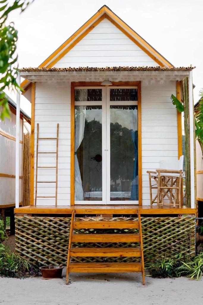 Vietnam Surf Camp