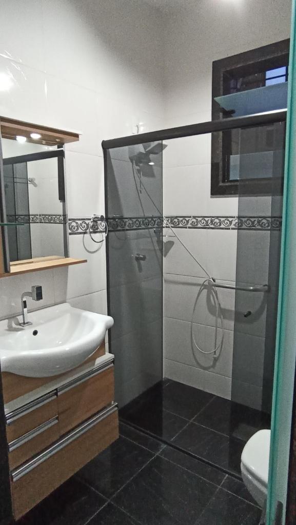 Quarto com ar condicionado em Ubá photo 3