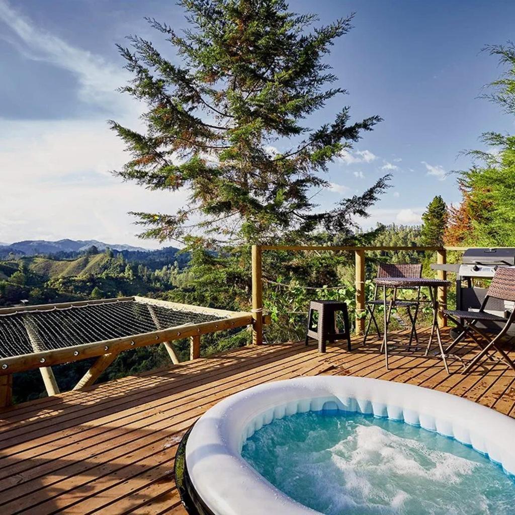 BubbleSky Glamping 40 min from Medellin photo 1