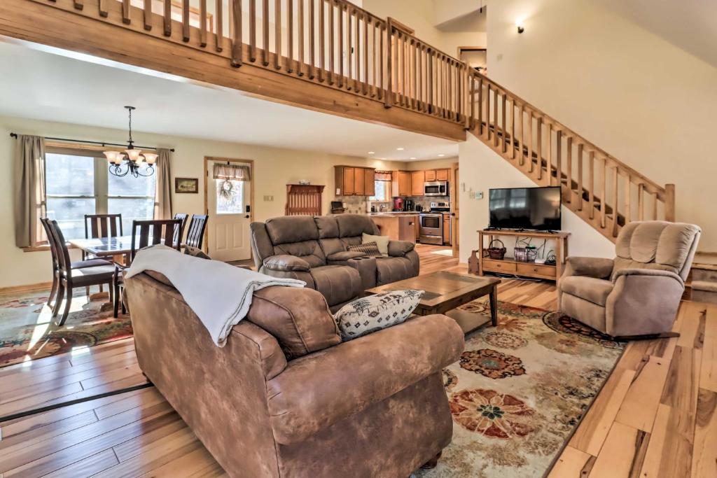 Albrightsville Cabin with Fire Pit, 6 Mi to Ski Area photo 4