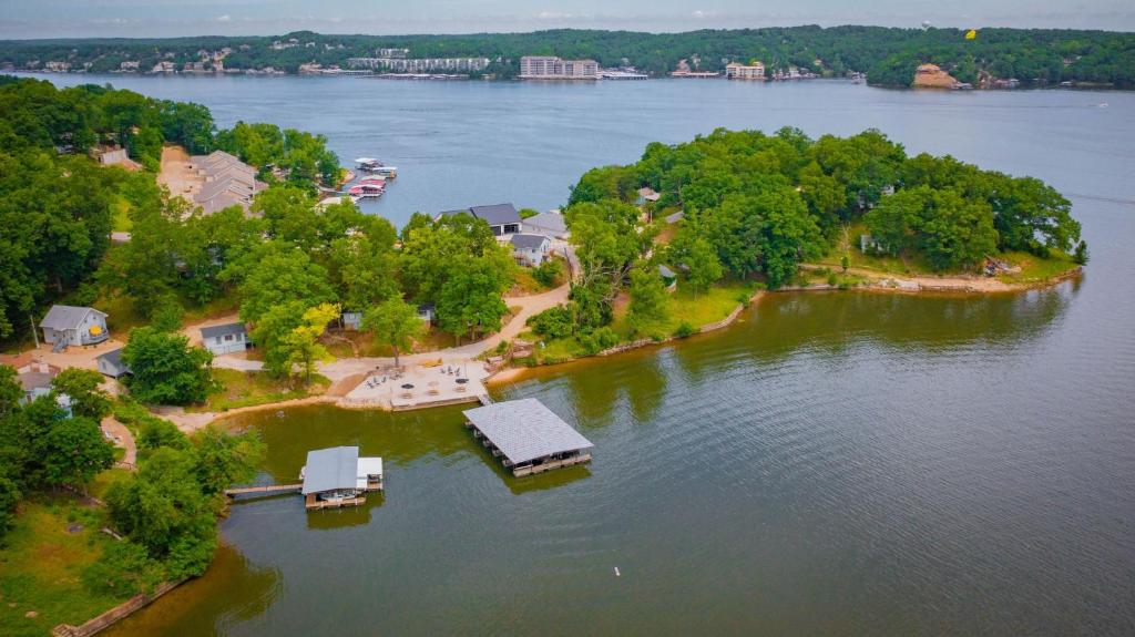 Lakeshore Fishing cabin 1 , dock/boat slip, fire pit. photo 2