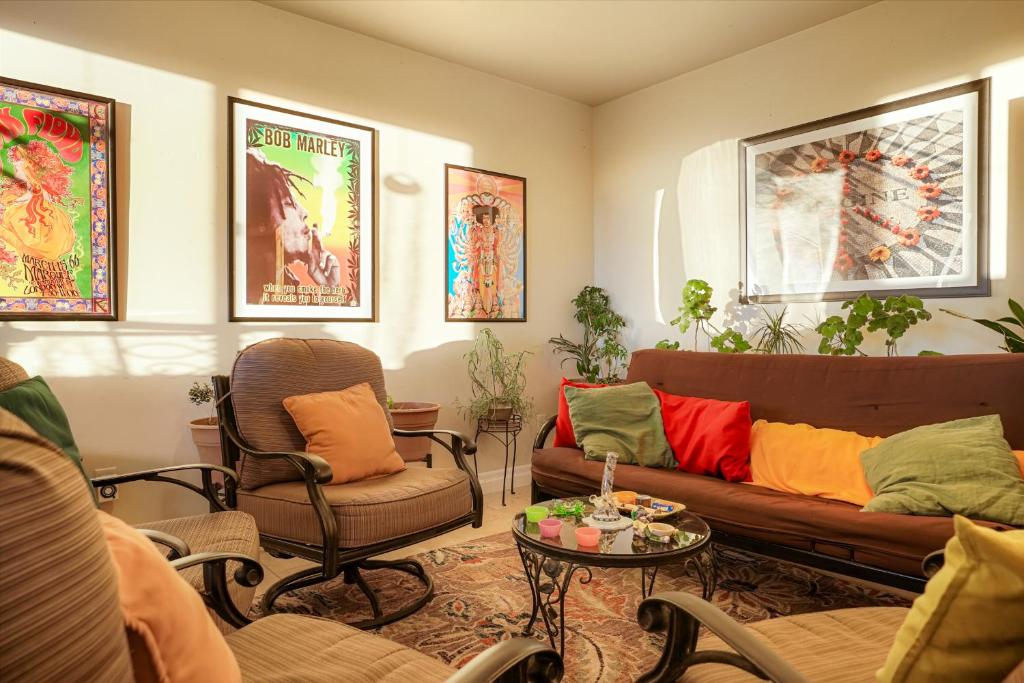 Summit Villa BnB - Tap to explore photos
