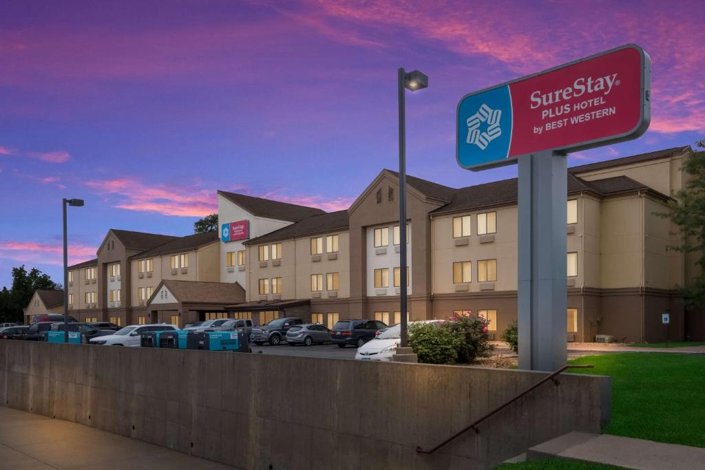 SureStay Plus Hotel by Best Western Coralville Iowa City photo 1