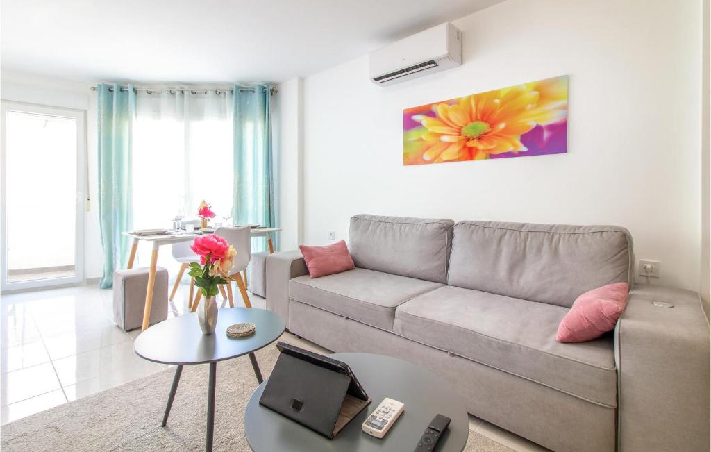 Stunning Apartment In Torrevieja With Wifi photo 1