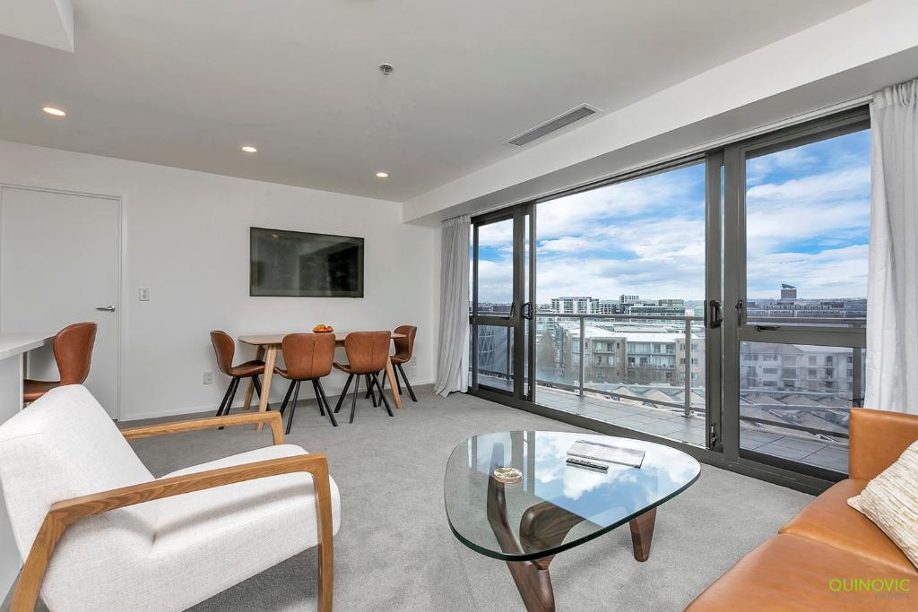 QV Modern Upscale Apartment - 1012 photo 2