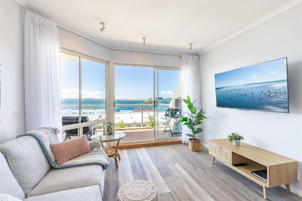 203 The Breakwater 2 Messines St magical unit with lift pool views and aircon photo 1