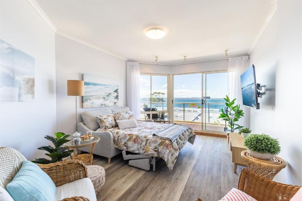203 The Breakwater 2 Messines St magical unit with lift pool views and aircon photo 2