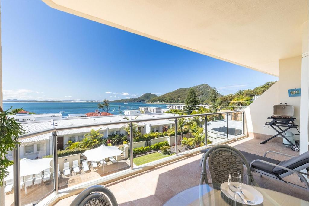 203 The Breakwater 2 Messines St magical unit with lift pool views and aircon photo 4