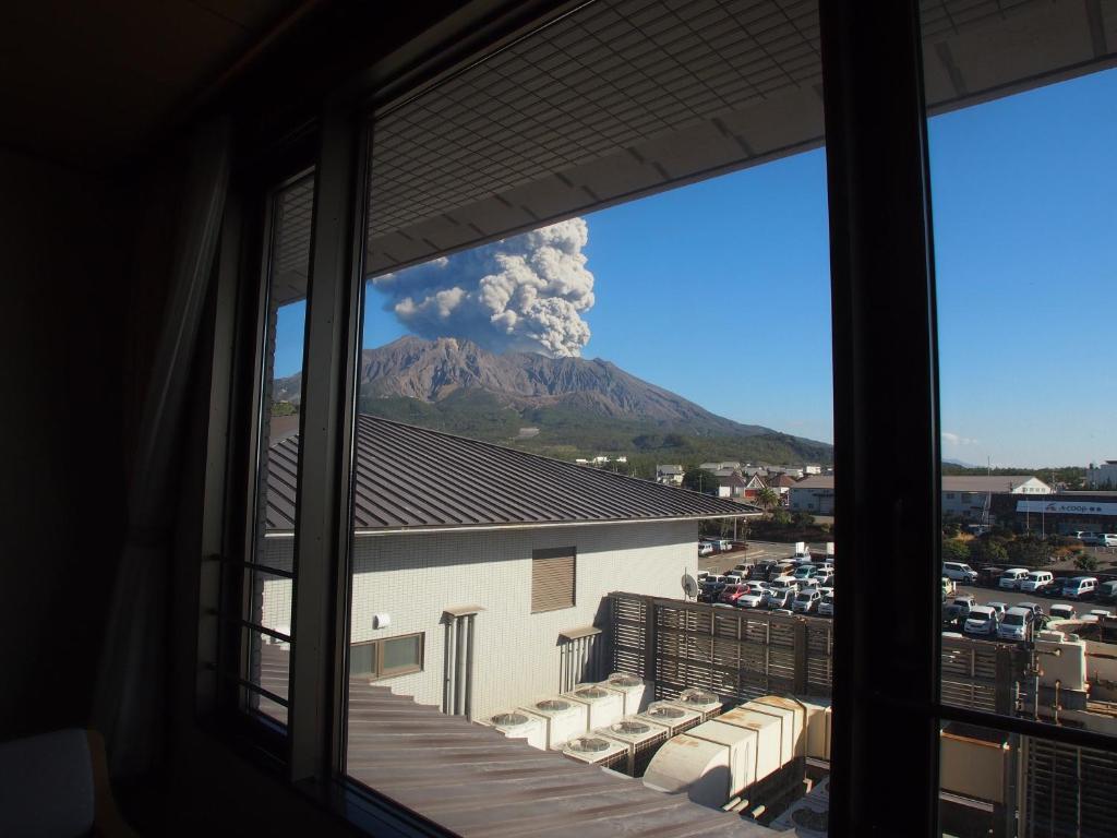 Rainbow Sakurajima photo 4