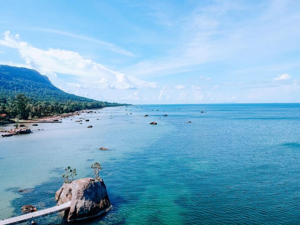 Rocks Beach Boutique Bungalows